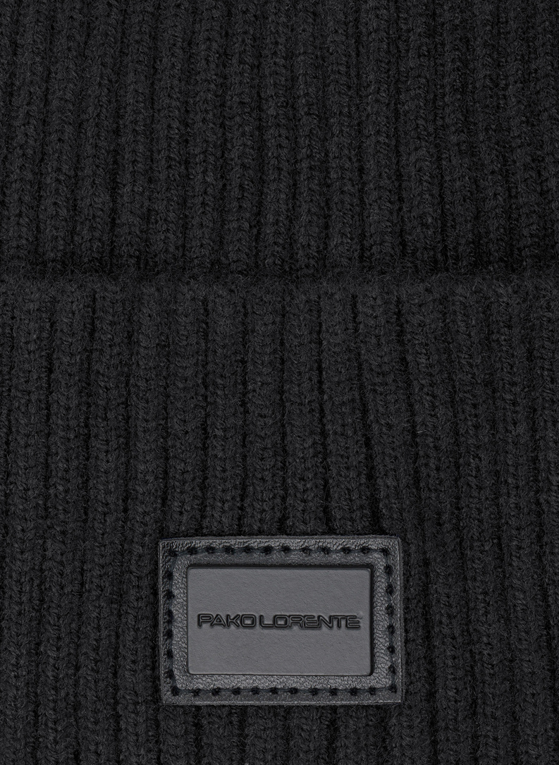 Czarna czapka P21WF-CX-004-C