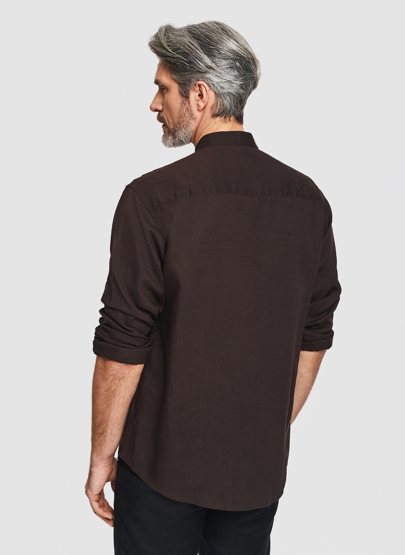 Brązowa koszula z lnem