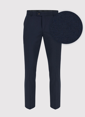 Gładki granatowy garnitur męski