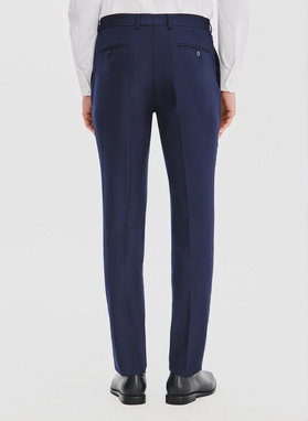 Granatowy garnitur męski z wełną