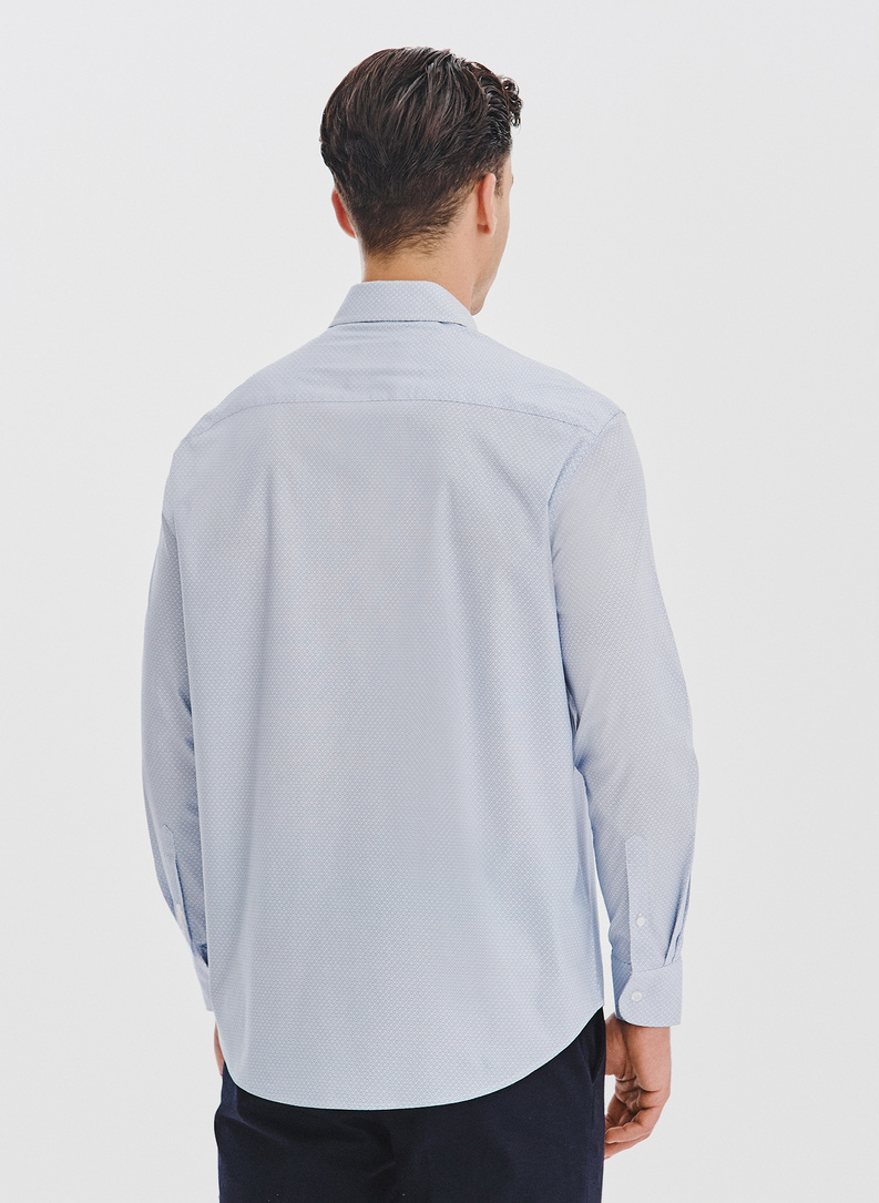 Koszula z niebieskim wzorem geometrycznym