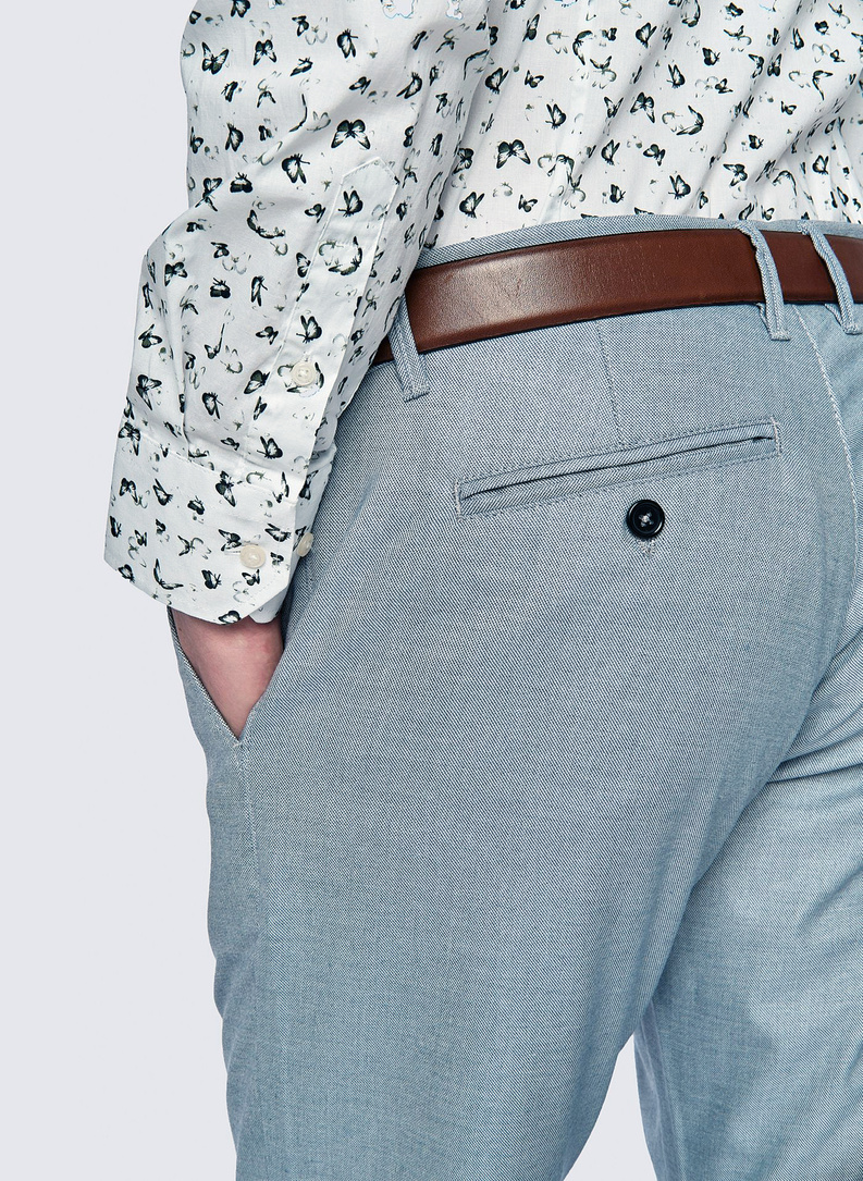 Błękitne spodnie męskie