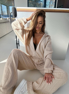 Jasnobeżowy komplet damski o splocie warkocza