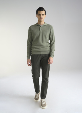 Męskie spodnie w kolorze zielonym 