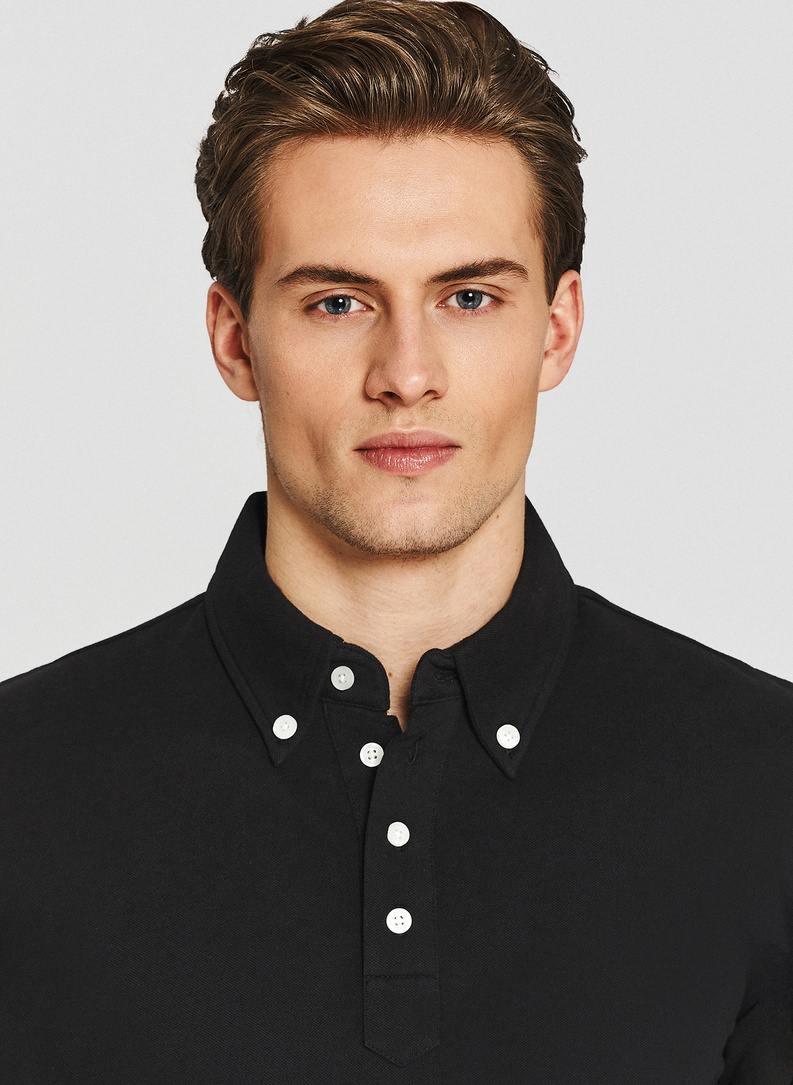 Czarny t-shirt polo z bawełny