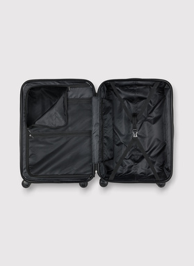 Średnia czarna walizka ze żłobieniami