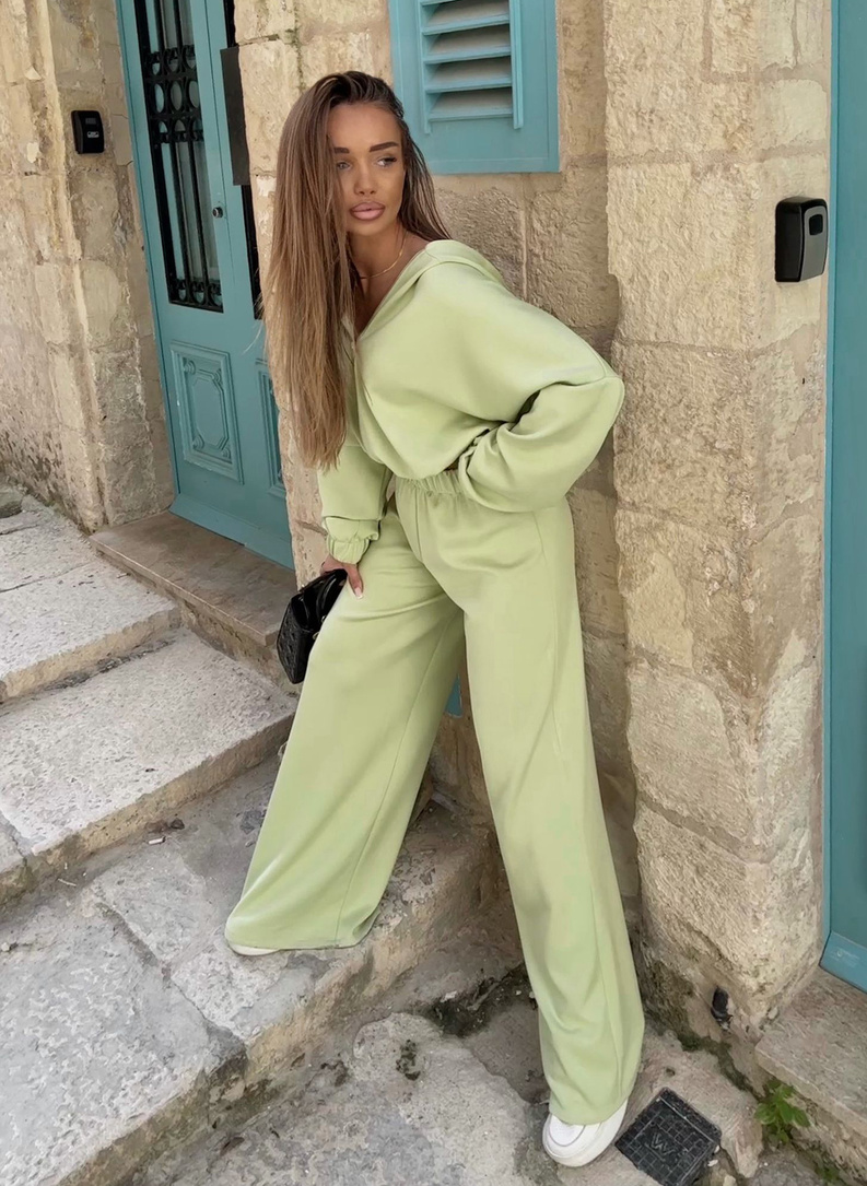 Zielony dwuczęściowy komplet dresowy