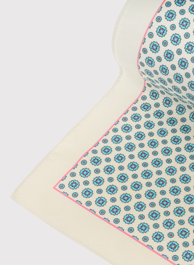 Beżowa poszetka w mikrowzór