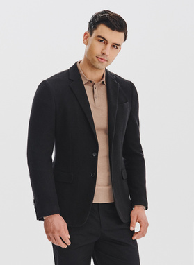 Czarna marynarka z dzianiny