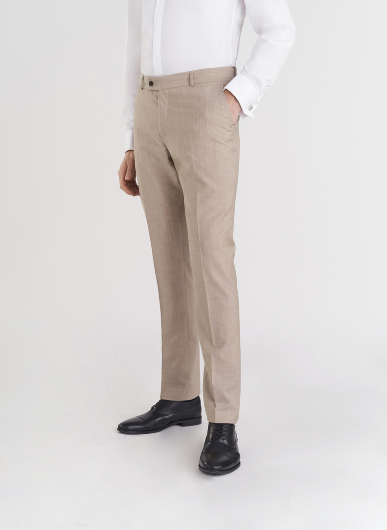 Beżowy wełniany garnitur męski 