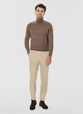 Męski golf w kolorze brązowym