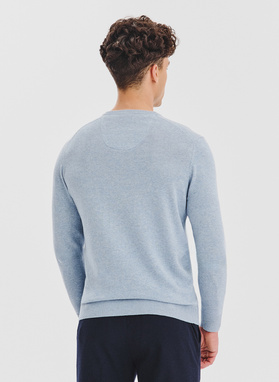 Jasnoniebieski sweter męski v-neck