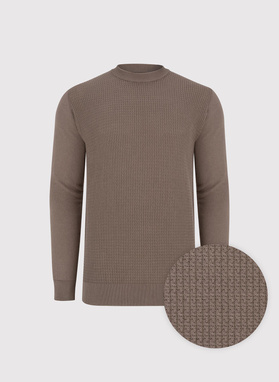 Brązowy sweter męski