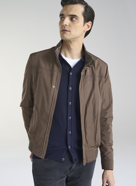 Brązowa krótka kurtka męska 