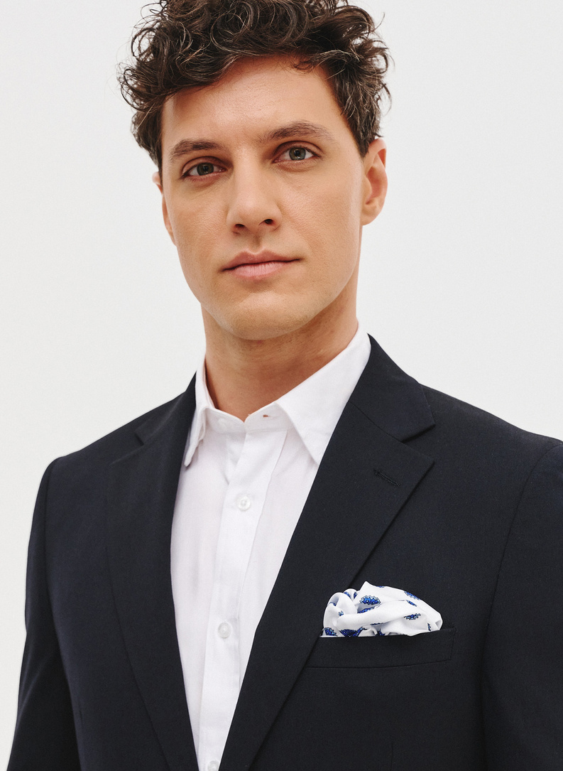 Granatowy męski garnitur