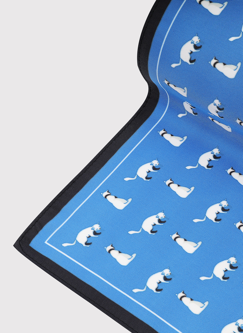 Niebieska poszetka w kotki