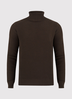 Sweter z golfem w kolorze brązowym