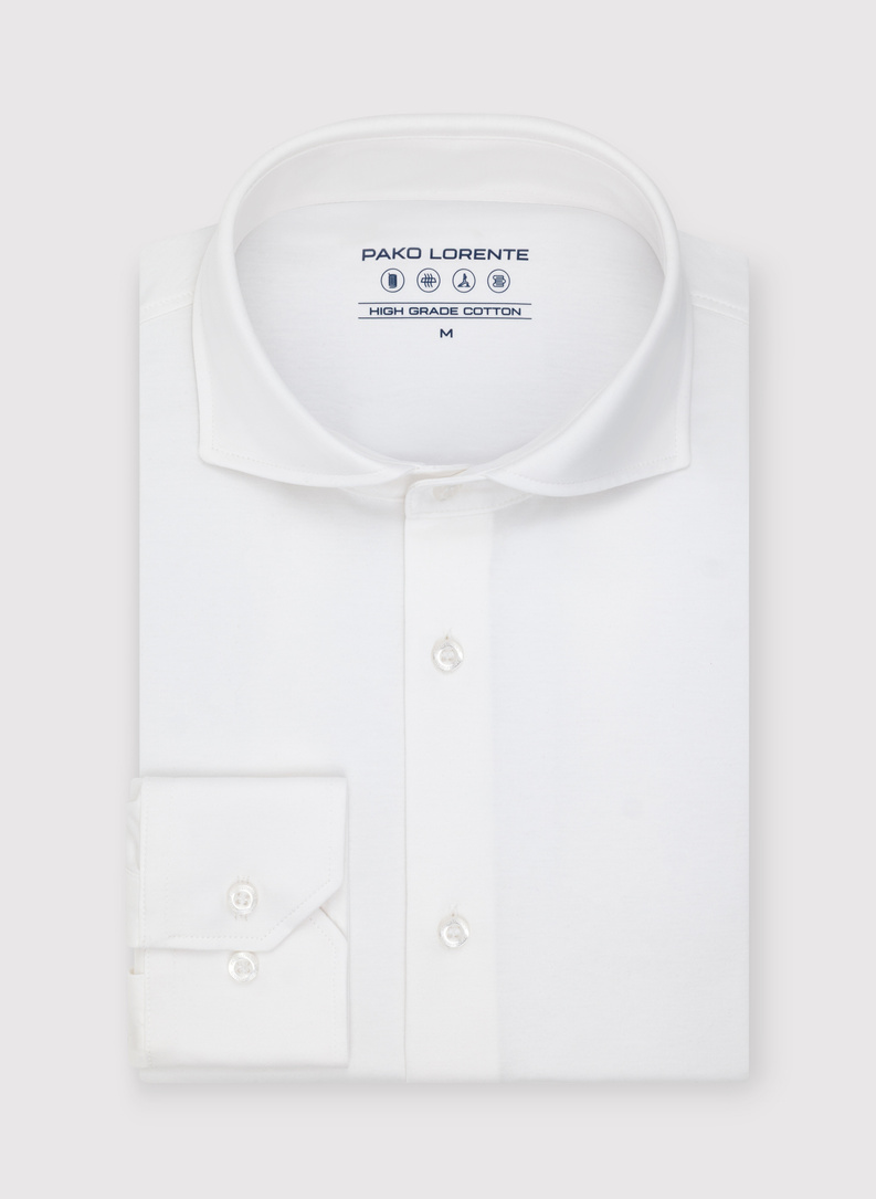 Biała dzianinowa koszula męska