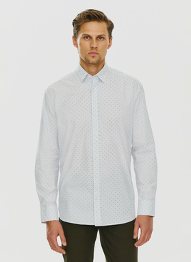 Koszula w kropki o kroju Regular 