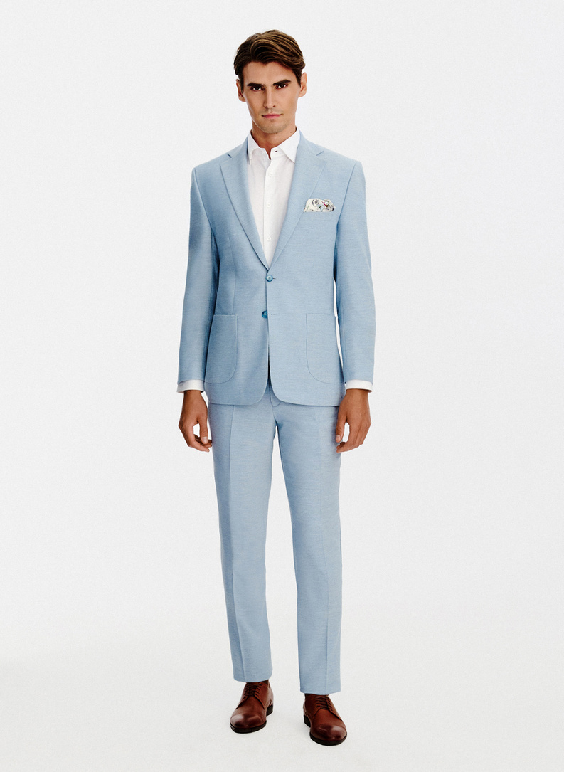 Niebieska marynarka garniturowa