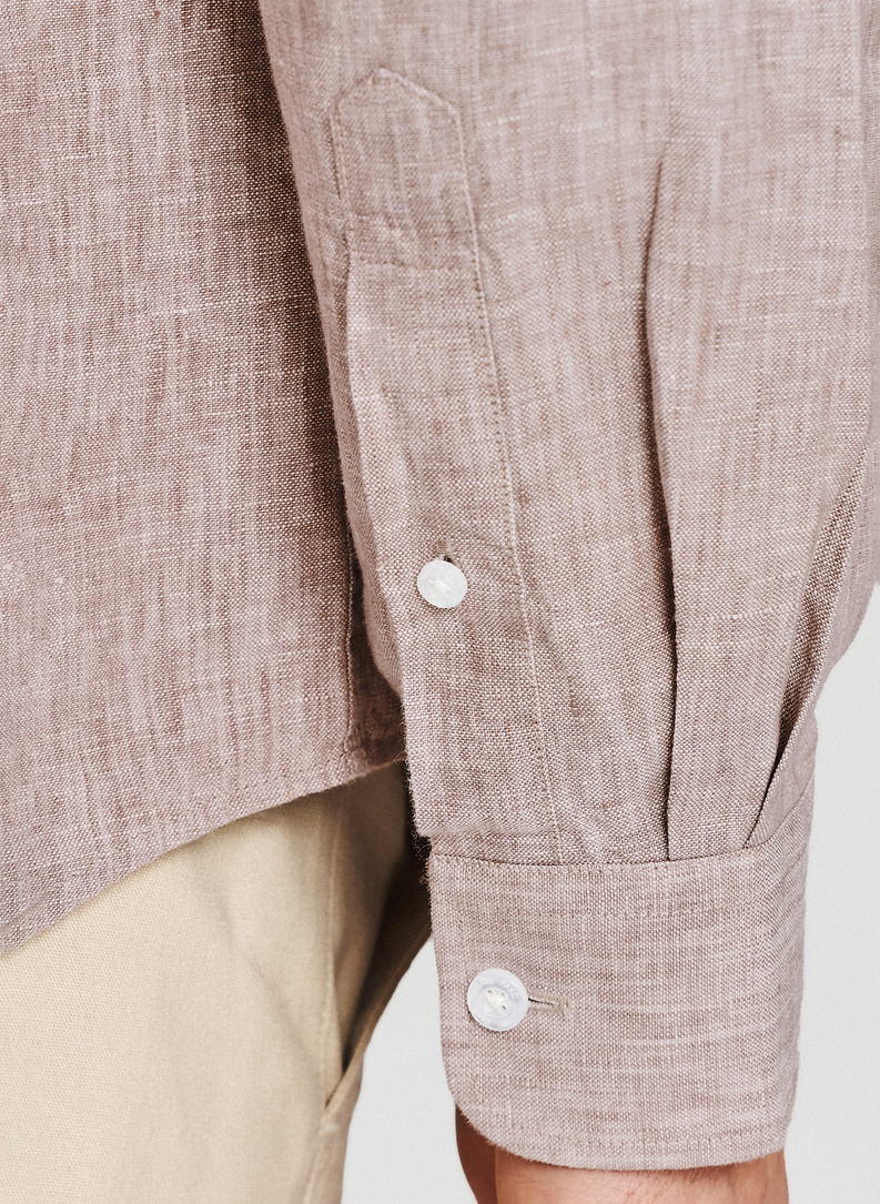 Lniana koszula w kolorze beżowym