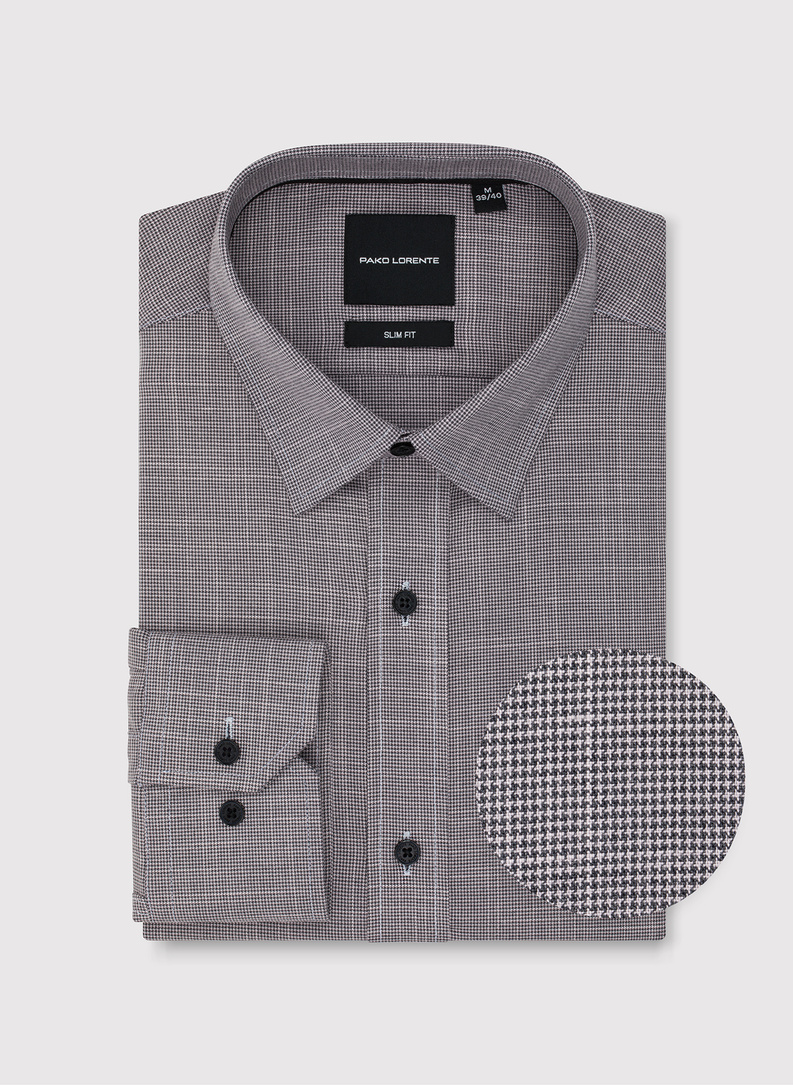 Brązowa koszula w drobną kratę