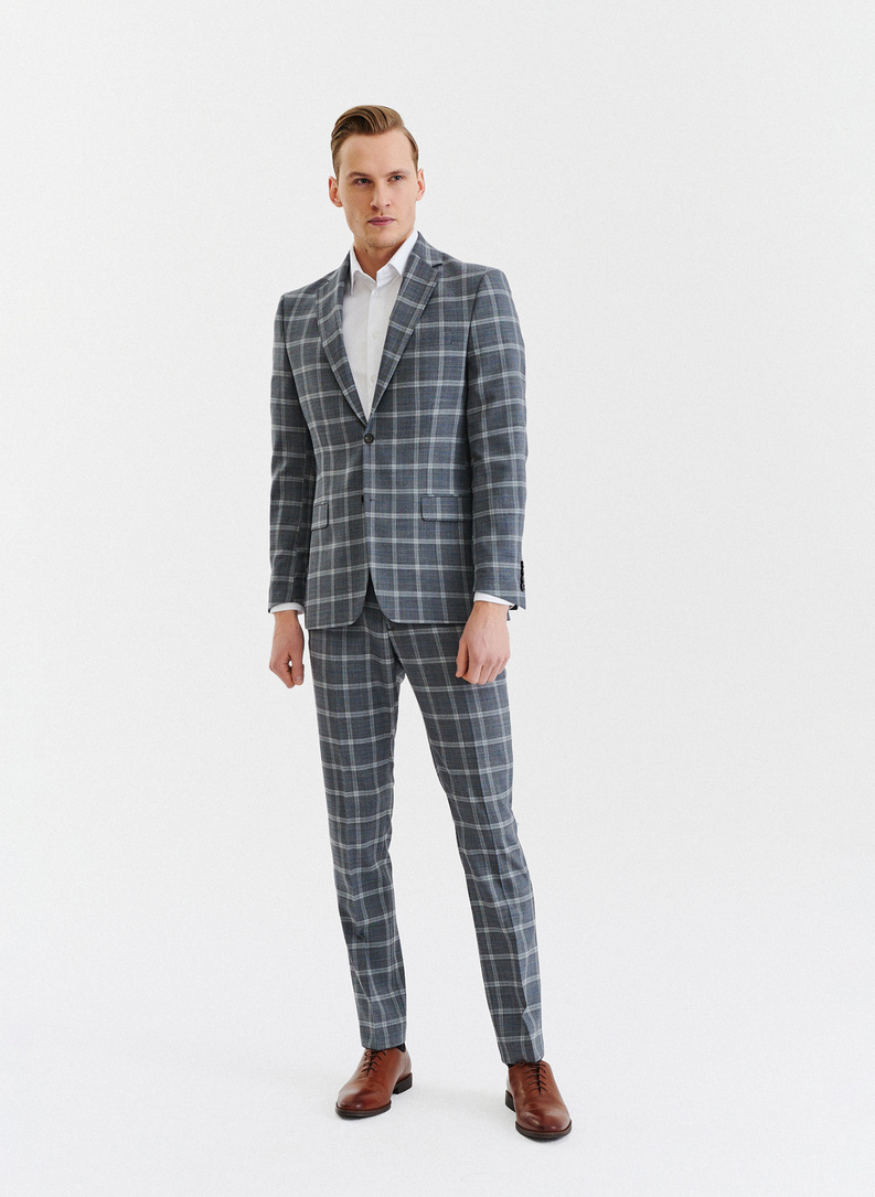 Szary garnitur męski w kratę