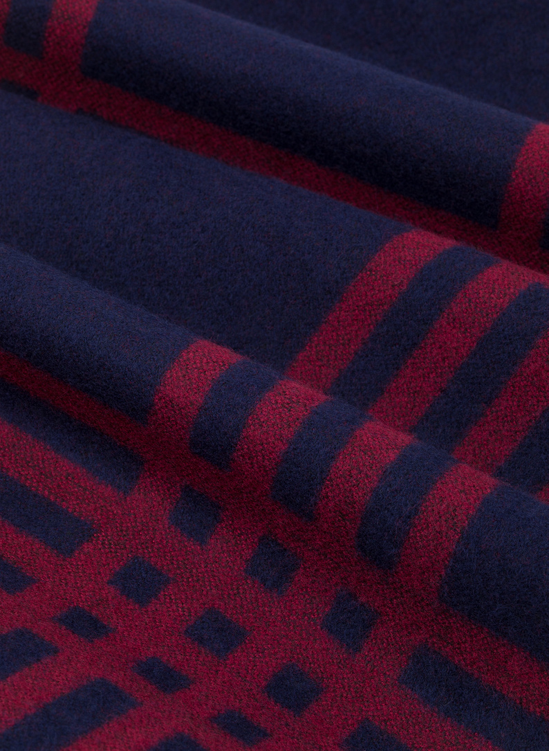 Granatowy szal męski w kratkę