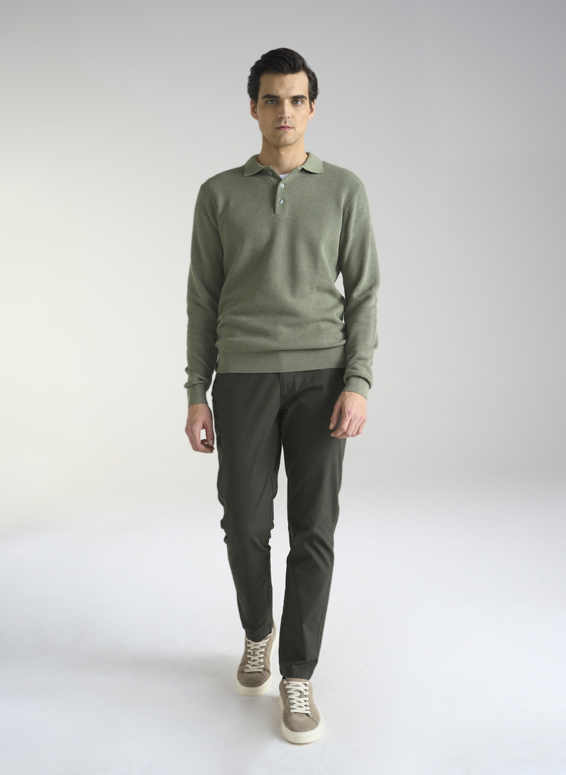 Męskie spodnie w kolorze zielonym 