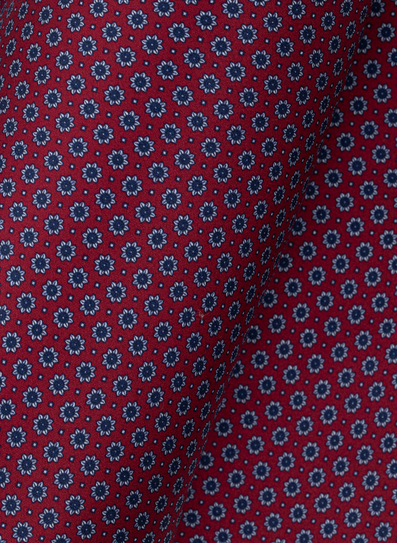 Jedwabna czerwona poszetka męska w mikrowzór