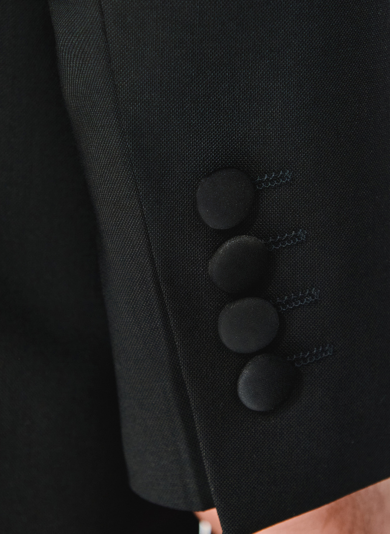 Ślubna czarna jednorzędowa marynarka smokingowa