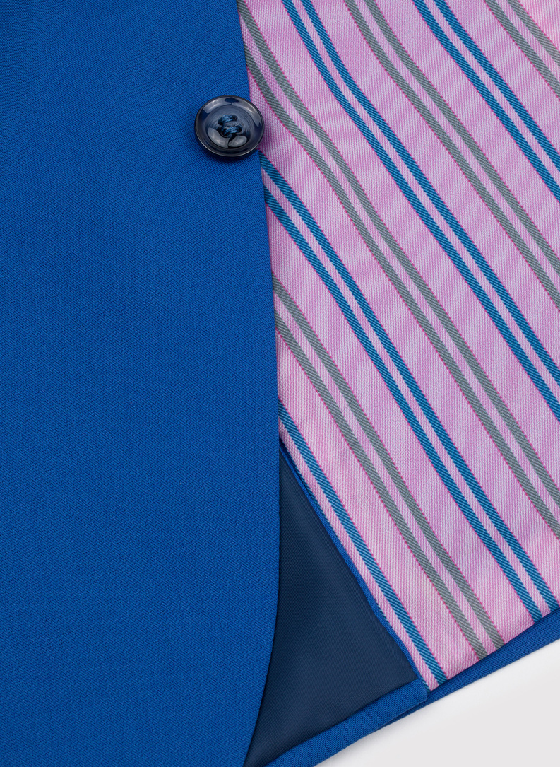 Gładki niebieski garnitur męski