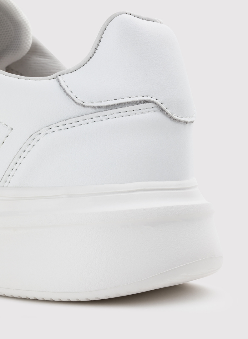 Sneakersy męskie w białym kolorze