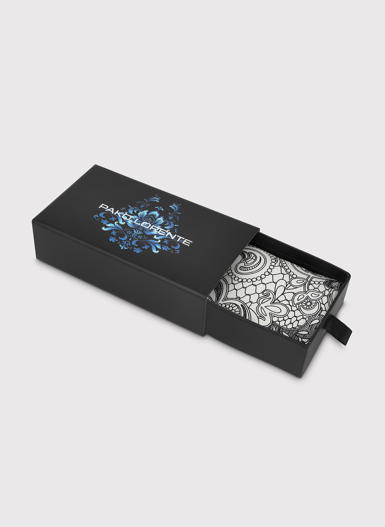 Jedwabna czarna poszetka we wzór