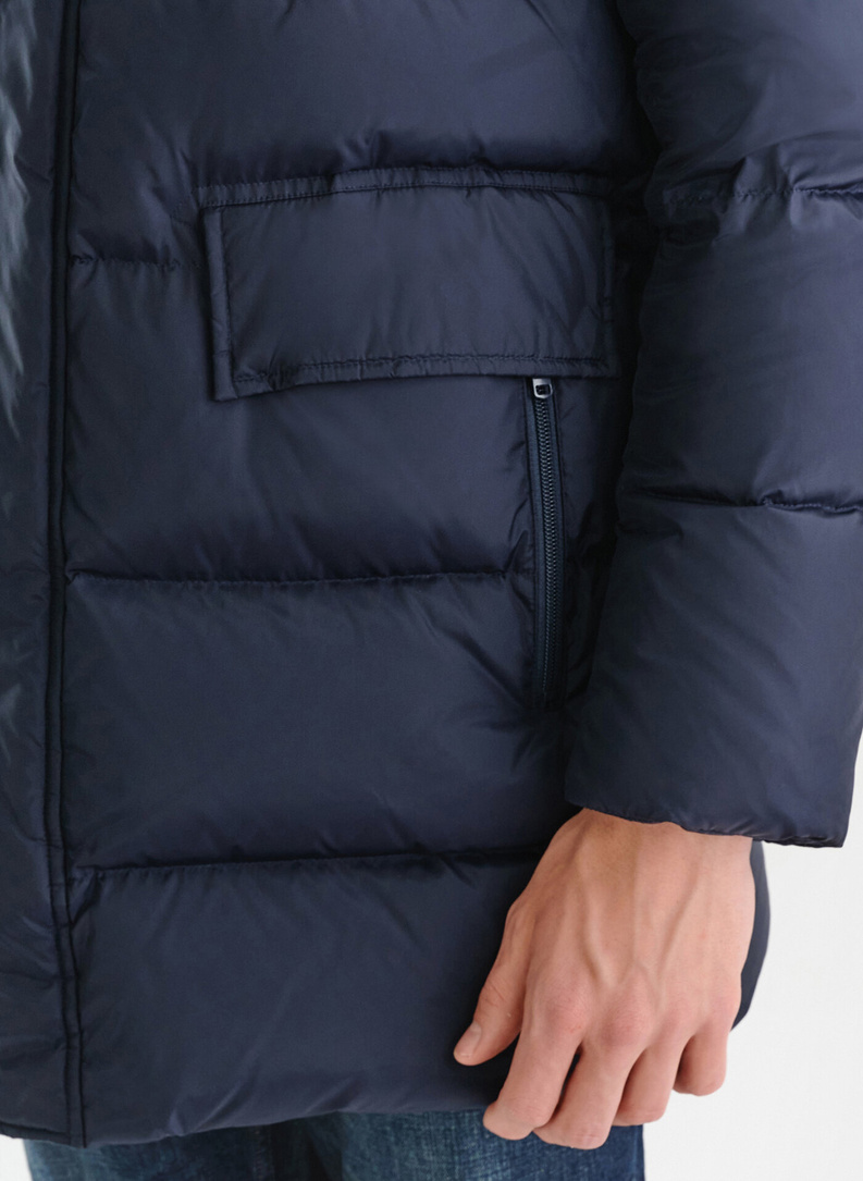 Granatowa długa pikowana kurtka