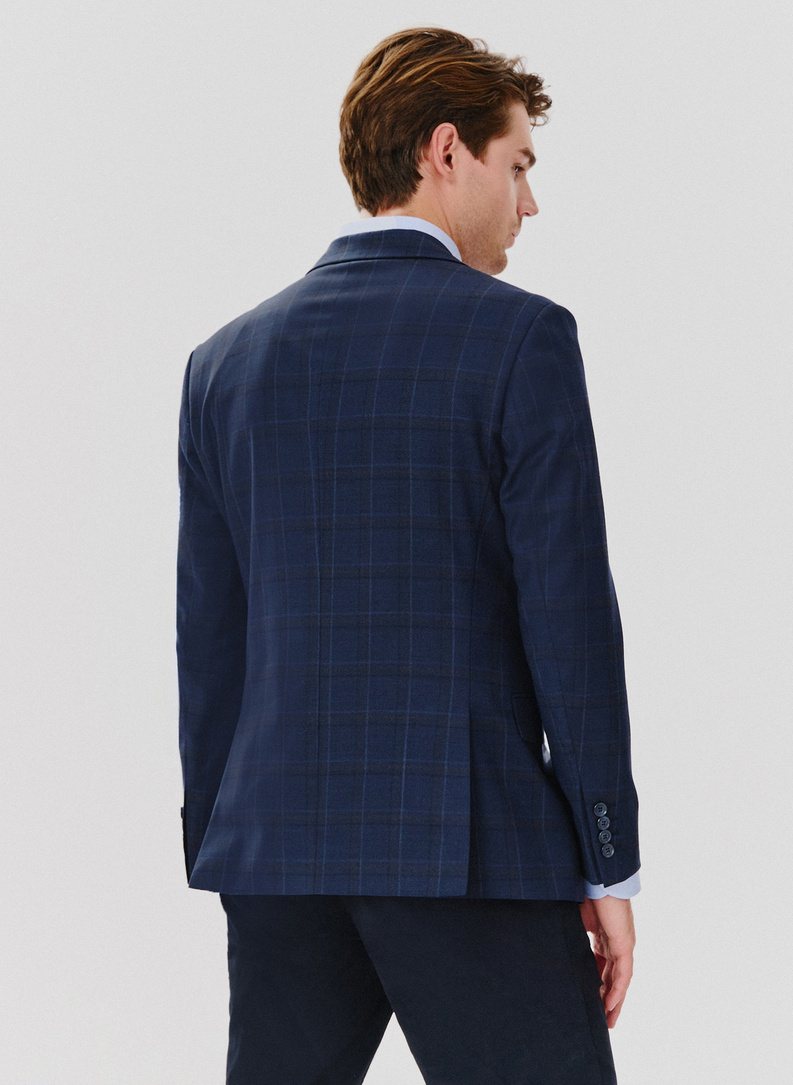 Dwuczęściowy granatowy garnitur męski w kraciasty deseń