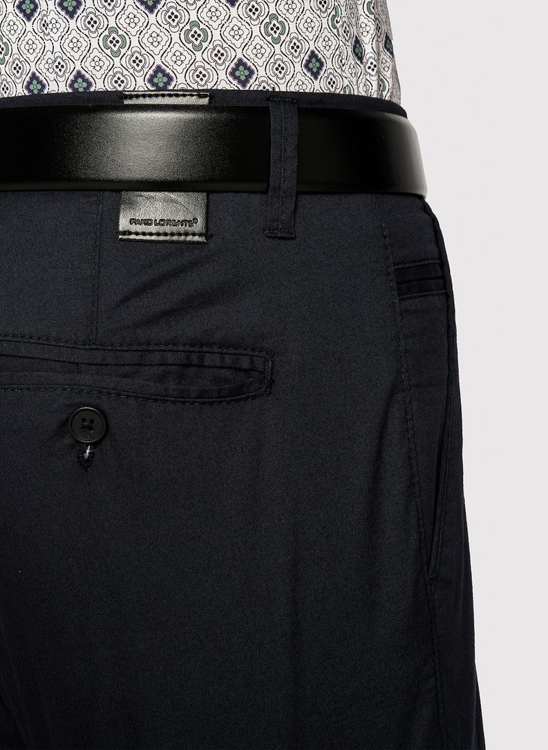 Męskie gładkie granatowe spodnie 