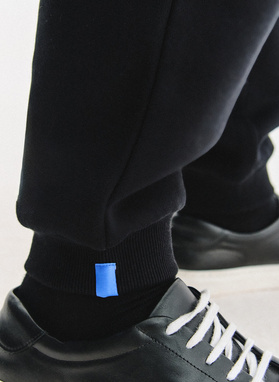 Spodnie dresowe w czarnym kolorze