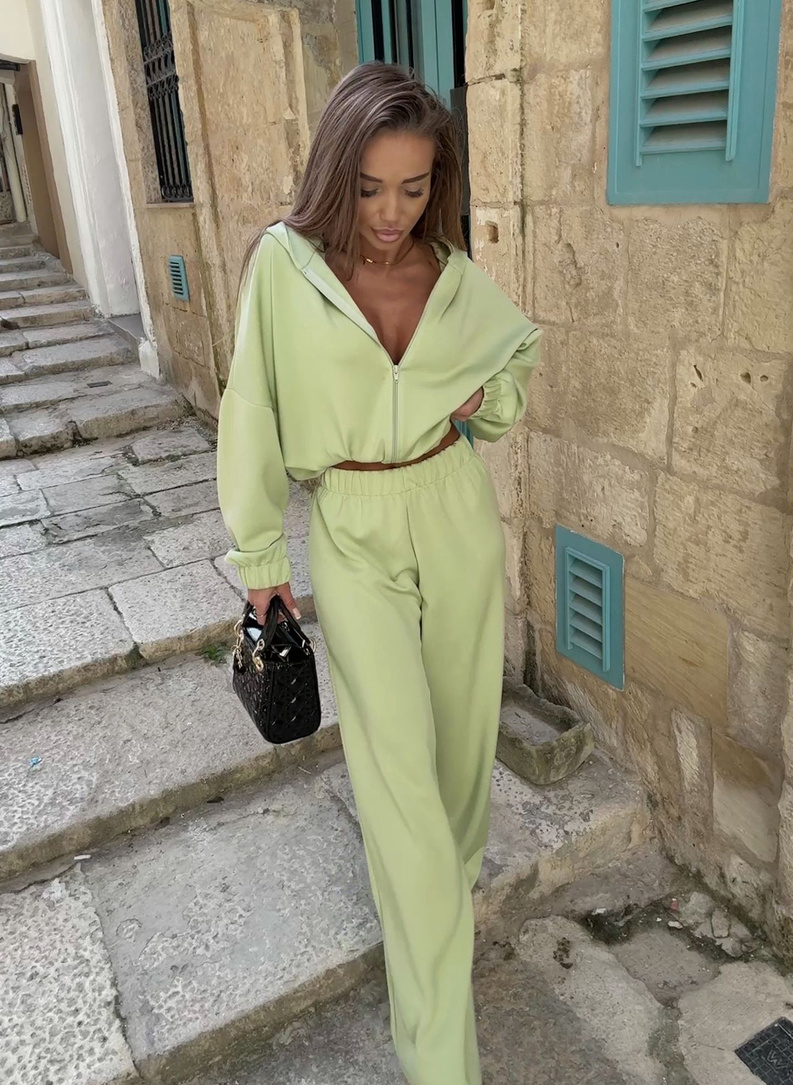 Zielony dwuczęściowy komplet dresowy