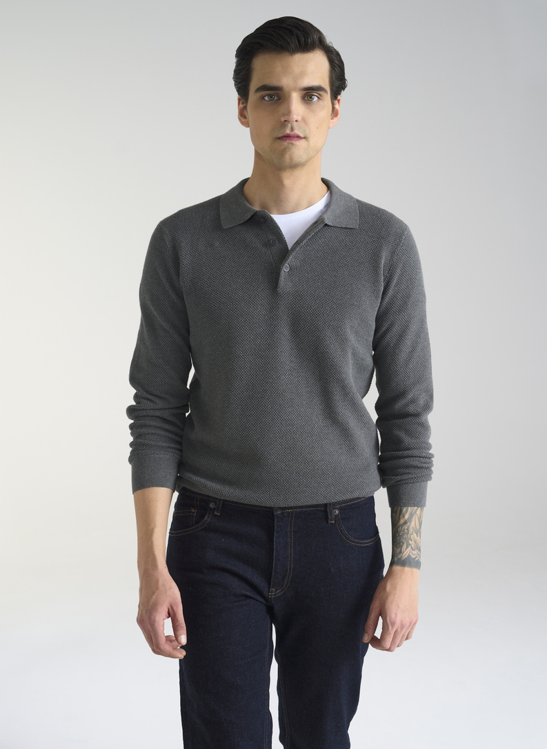 Szary sweter męski z kołnierzykiem