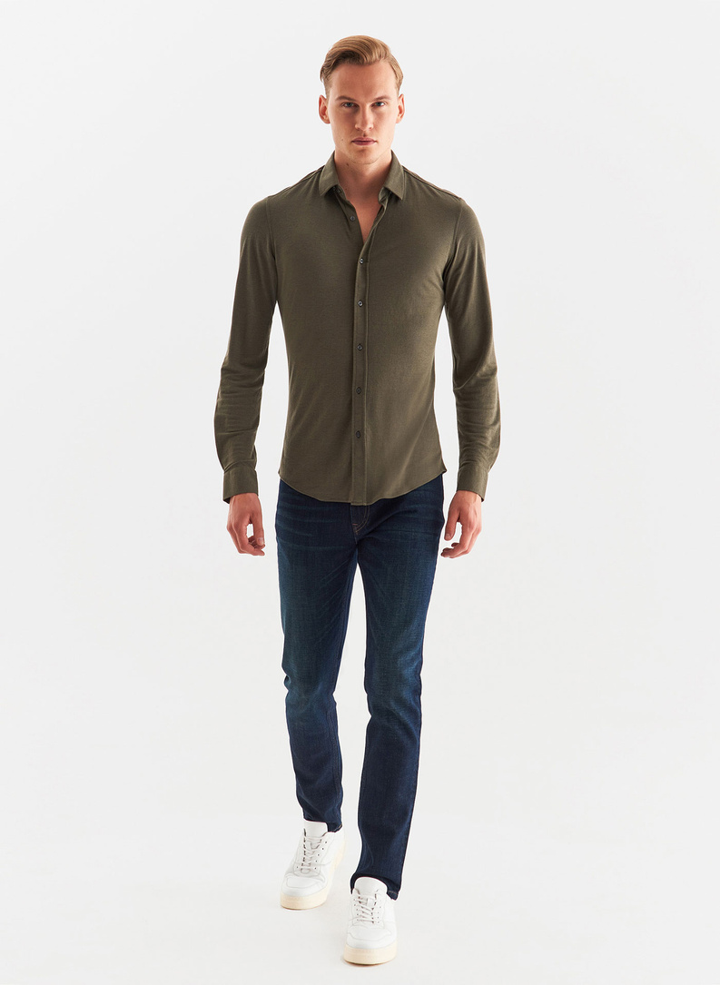 Gładka taliowania koszula w kolorze ciemnozielonym
