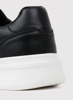 Sneakersy męskie w czarnym kolorze