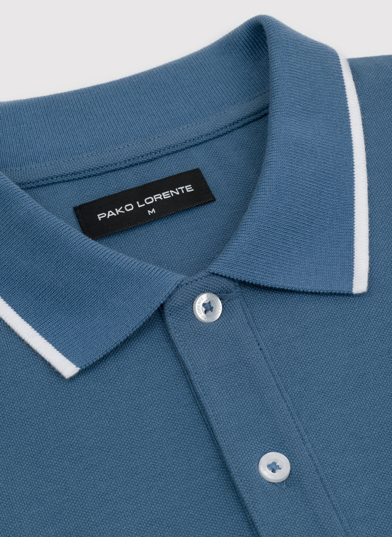 Niebieski t-shirt polo