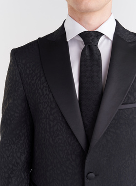 Czarna żakardowa marynarka smokingowa