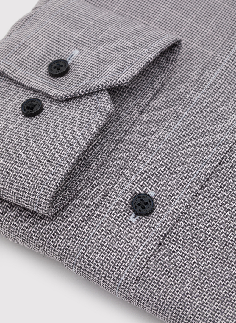 Brązowa koszula w drobną kratę