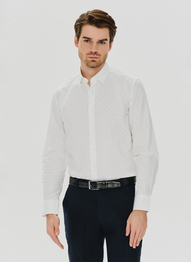 Biała koszula męska w czarne kropki