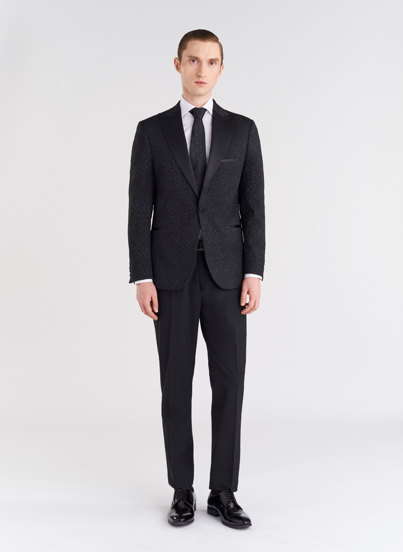 Czarna żakardowa marynarka smokingowa