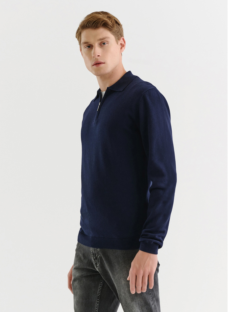 Granatowy sweter męski z kołnierzykiem