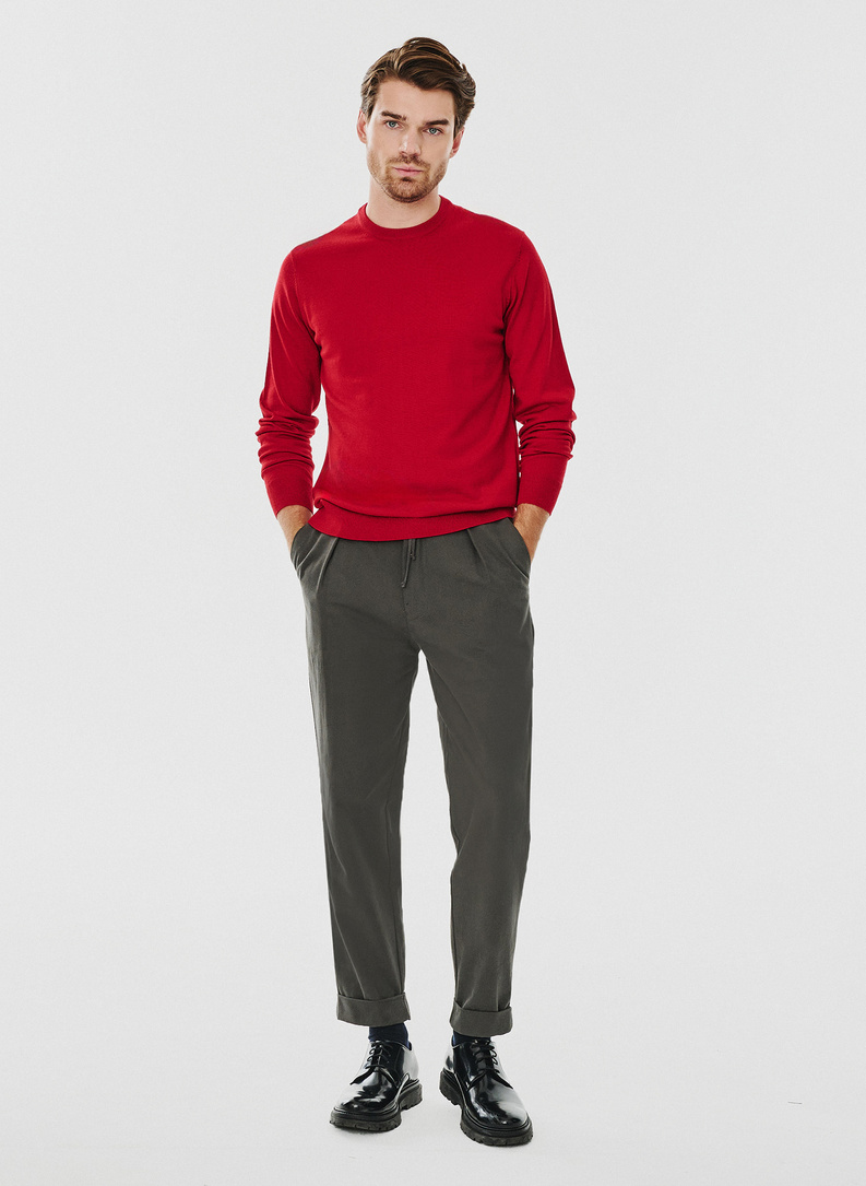 Czerwony męski sweter