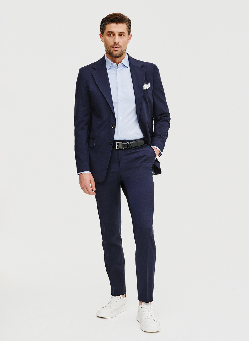 Gładka koszula męska w kolorze niebieskim